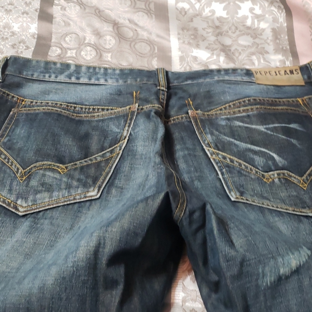 Jeans - Picture 2 of 4